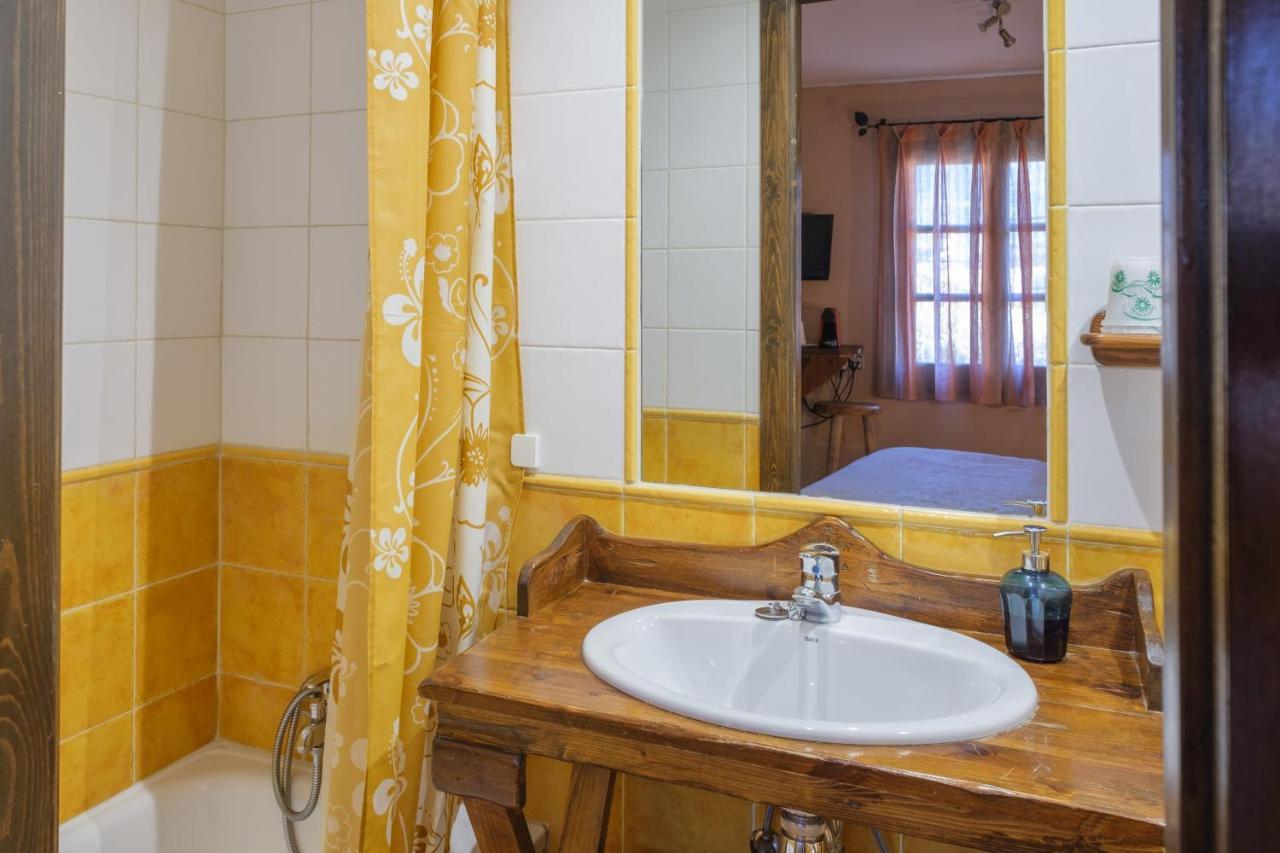 El Rincon De Andrea Habitaciones Бьескас Экстерьер фото